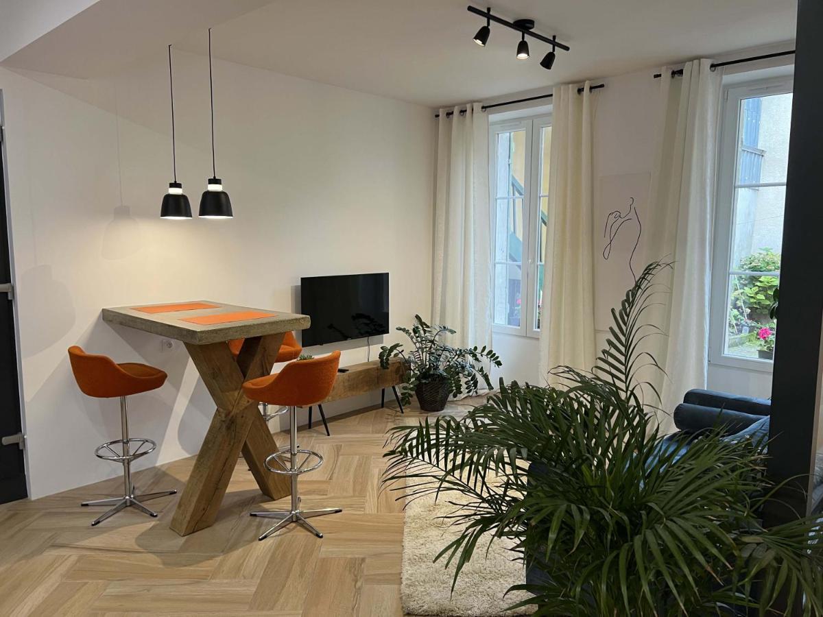Bel Appartement Au Centre Du Vieux Жоани Екстериор снимка